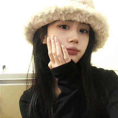 萝拉还未睡海报